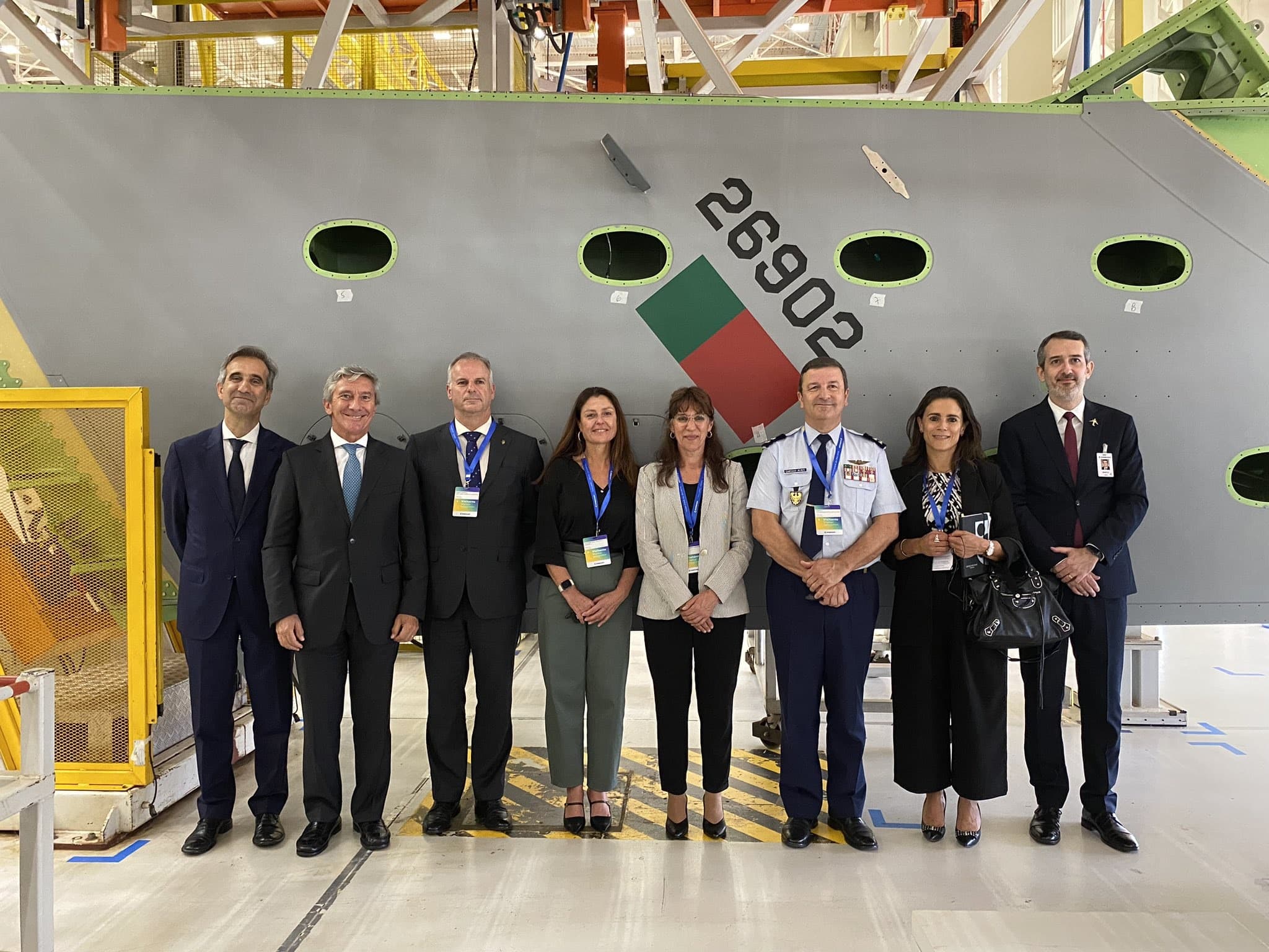 Ministra da Defesa Nacional, Helena Carreiras, visitou a fábrica da Embraer, onde é fabricado o avião militar KC-390 Millennium, Brasil, 13 abril 2023