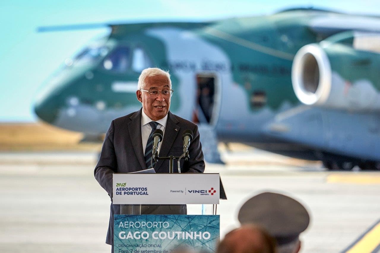Primeiro-Ministro António Costa discursa no batismo do aeroporto de Faro como aeroporto Gago Coutinho, Faro, 7 setembro 2022 (foto: Ricardo Nascimento/Lusa)