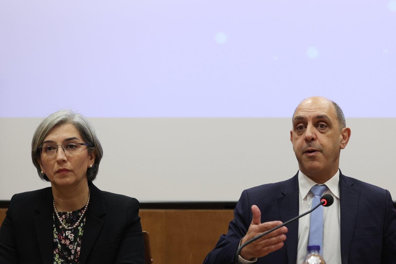 Ministro da Saúde, Manuel Pizarro, e Secretária de Estado da Promoção da Saúde, Margarida Tavares, na apresentação do Plano Estratégico do Ministério da Saúde: Resposta Sazonal em Saúde - Inverno 2022-2023, Lisboa, 23 novembro 2022