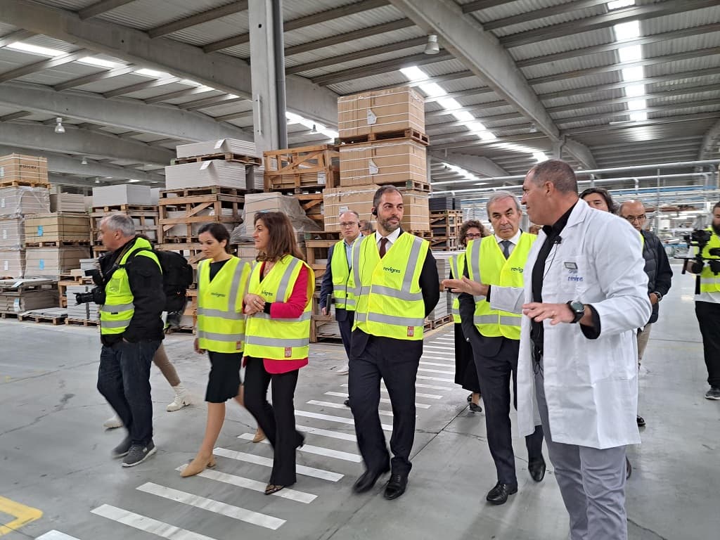 Ministro do Ambiente e da Ação Climática, Duarte Cordeiro, na inauguração da central fotovoltaica da empresa cerâmica Revigrés, Águeda, 12 abril 2023