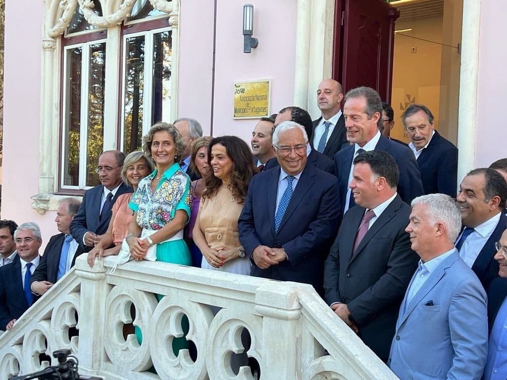 Foto de família dos membros do Governo e da direção da Associação Nacional de Municípios, Coimbra, 22 julho 2022