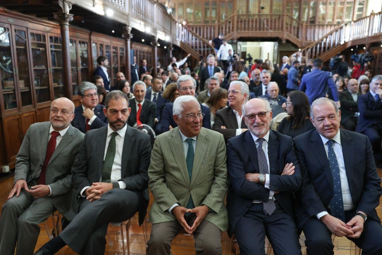 Primeiro-Ministro António Costa e Ministros da Economia e do Mar, Costa Silva, e do Ambiente e Ação Climática, Duarte Cordeiro, na assinatura do acordo para reflorestação com a Repsol, Lisboa, 14 abril 2023 (Foto: Miguel A. Lopes/Lusa)