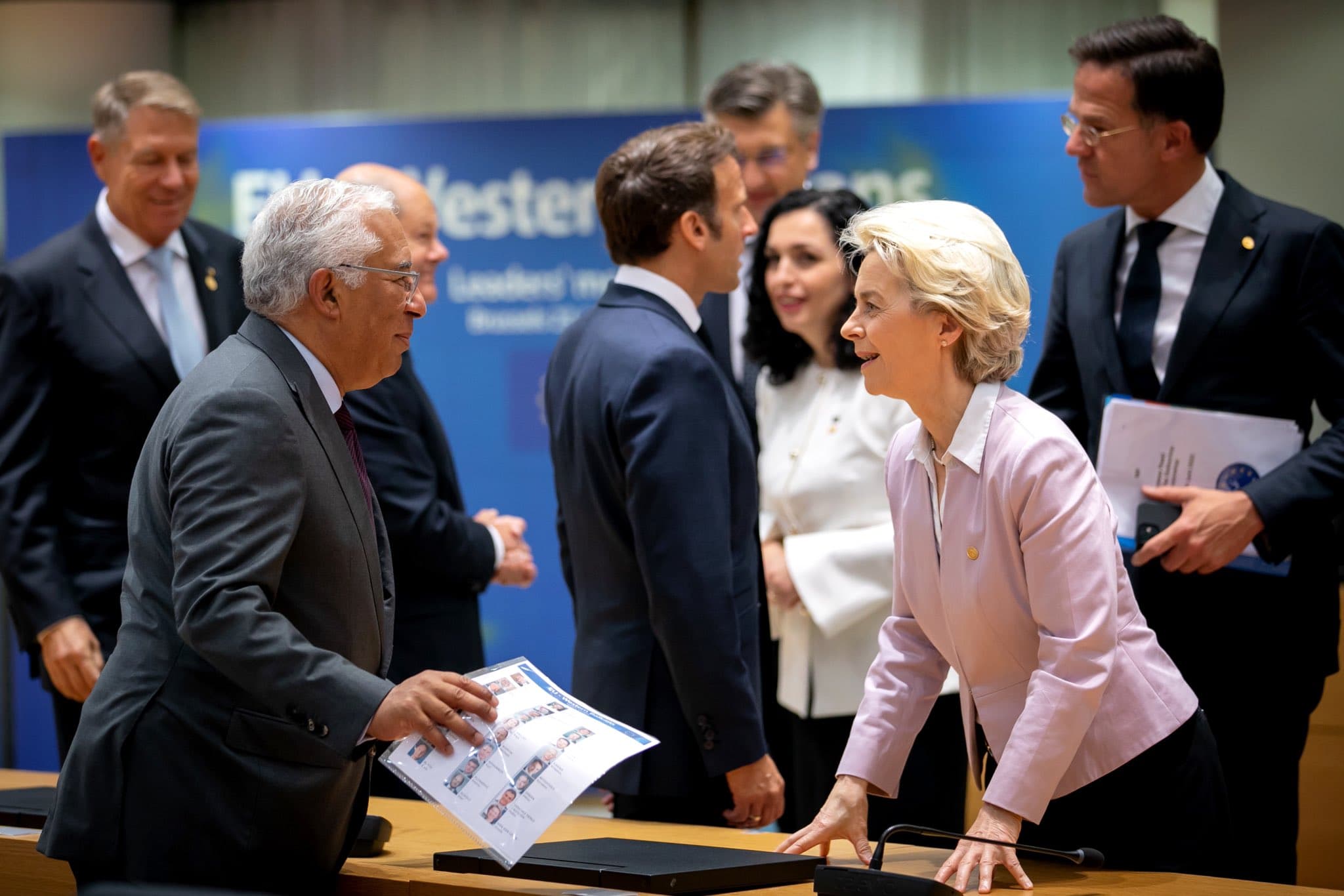 Primeiro-Ministro António Costa com a presidente da Comissão Europeia, Ursula von der Leyen, no Conselho Europeu, Bruxelas, 23-24 junho 2022 (foto: União Europeia)