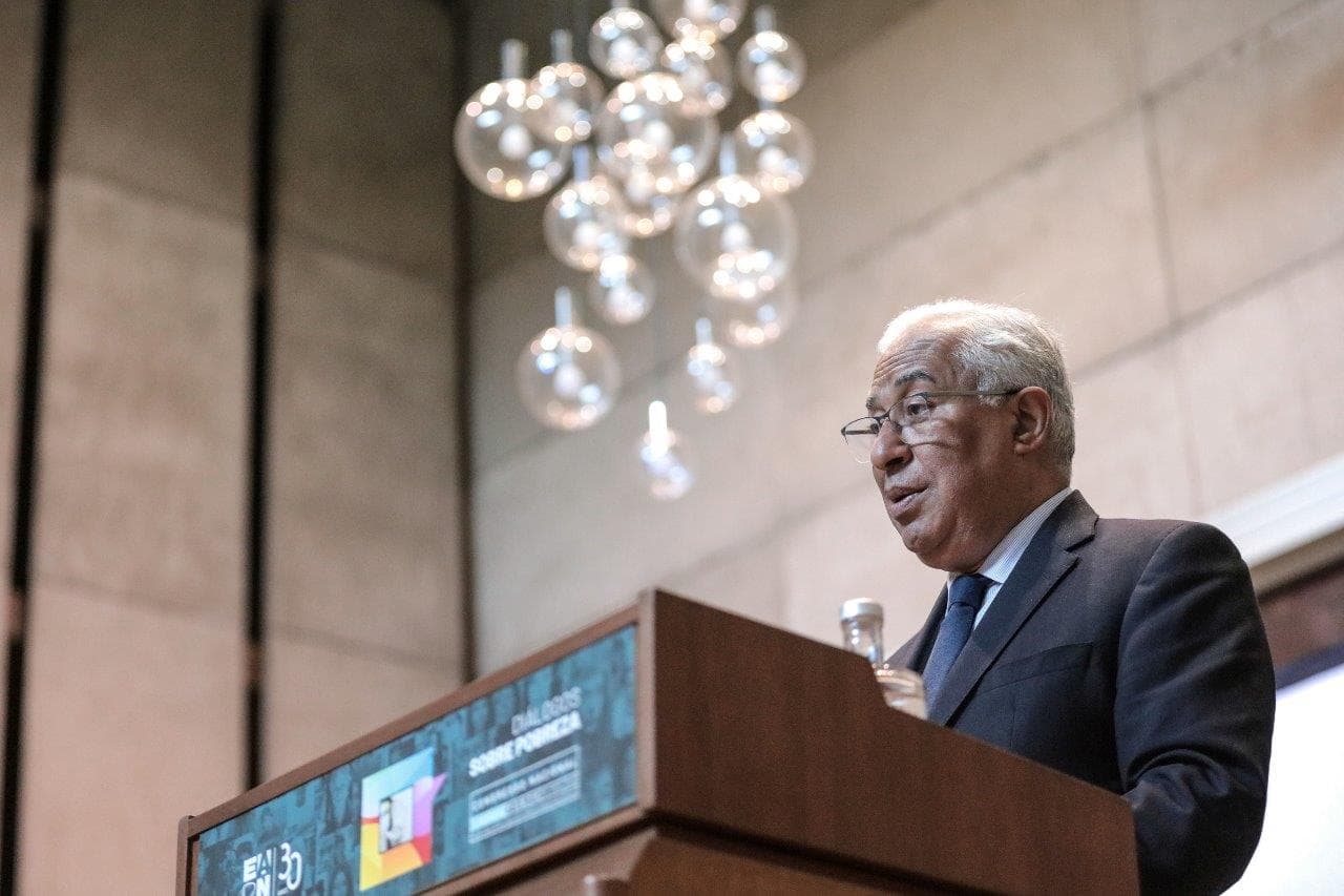 Primeiro Ministro António Costa na sessão de abertura do Congresso Nacional da Rede Europeia Anti-Pobreza, Porto, 30 abril 2022 (foto: Manuel Fernando Araújo/Lusa)