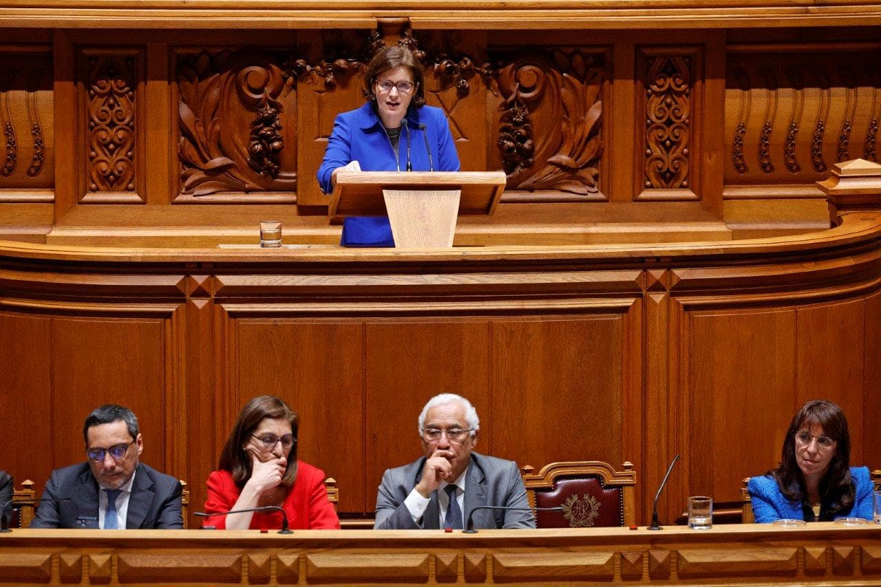 Ministra da Presidência, Mariana Vieira da Silva, no encerramento do debate da moção de censura ao Governo, Assembleia da República, 5 janeiro 2023 (foto: António Pedro Santos/Lusa)