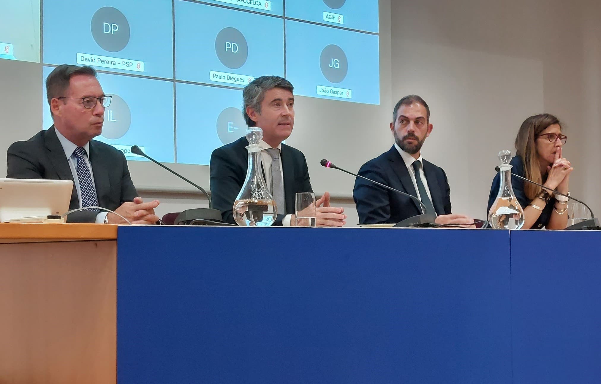 Ministro da Administração Interna, José Luís Carneiro, Ministro do Ambiente e da Ação Climática, Duarte Cordeiro, e Secretária de Estado da Proteção Civil, Patrícia Gaspar, na sede da ANEPC, Lisboa, 7 julho 2022