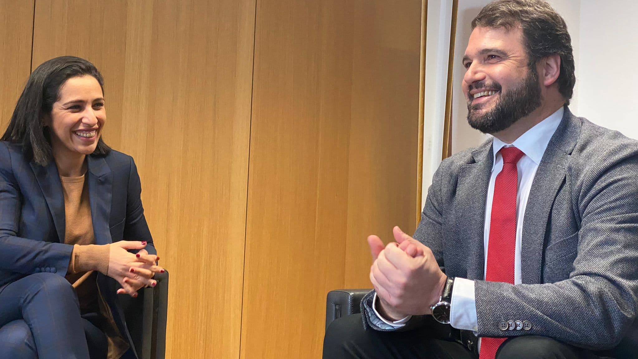 Secretário de Estado da Juventude e do Desporto, João Paulo Correia, com a sua homóloga francesa, Sarah El Haïry, na reunião de responsáveis governamentais da Juventude, Bruxelas, 28 novembro 2022