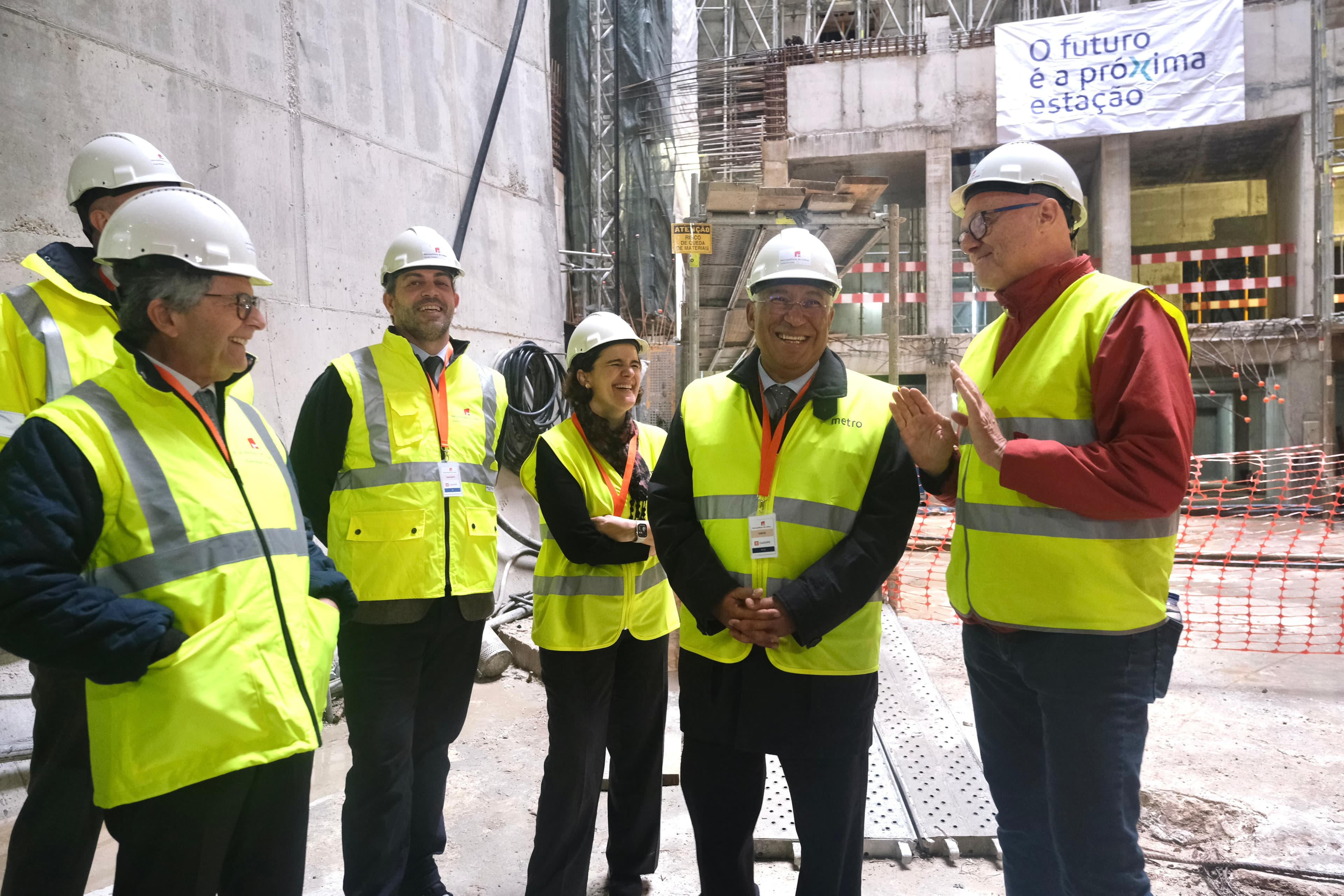 António Costa visitou as novas estações da Estrela e de Santos (foto: Diana Quintela)