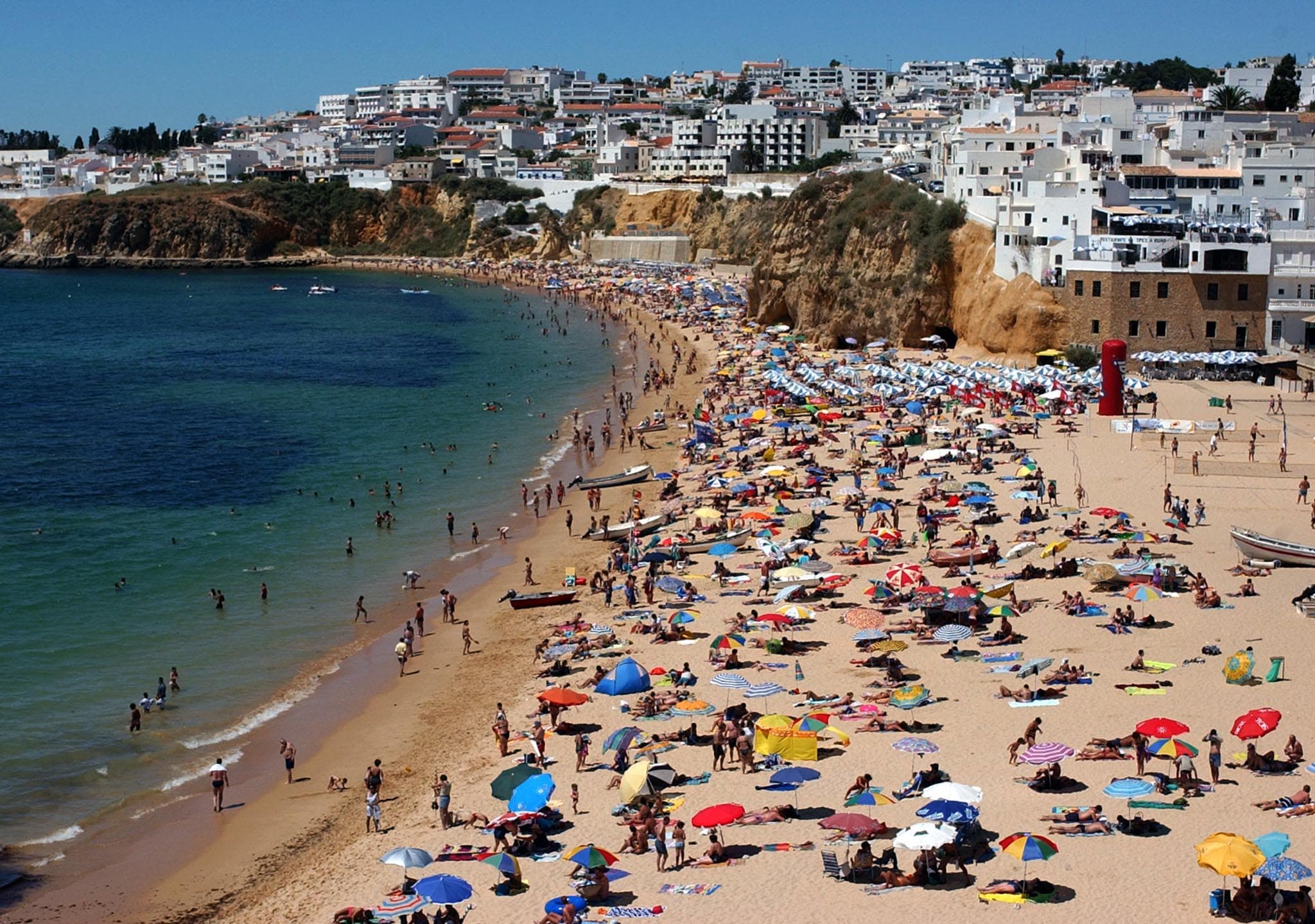 Praia de Albufeira, Algarve (foto: Lusa)