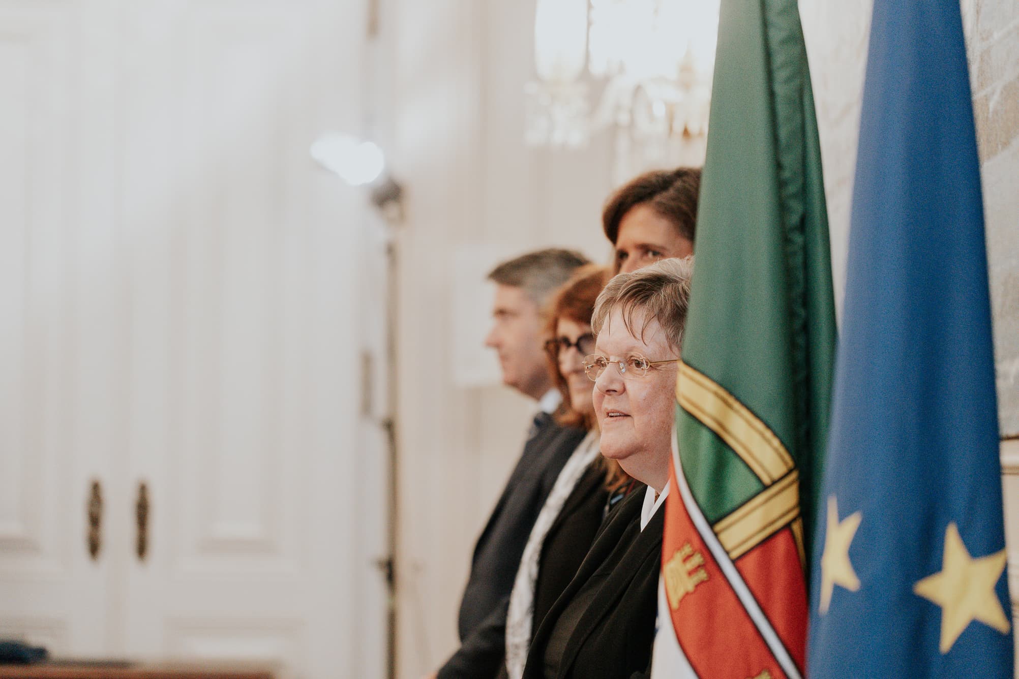 Ministros da Administração Interna, José Luís Carneiro, e da Justiça, Catarina Sarmento e Castro, na imposição da Medalha de Mérito de Proteção e Socorro a Maria Cristina Mendonça, Lisboa, 10 outubro 2022