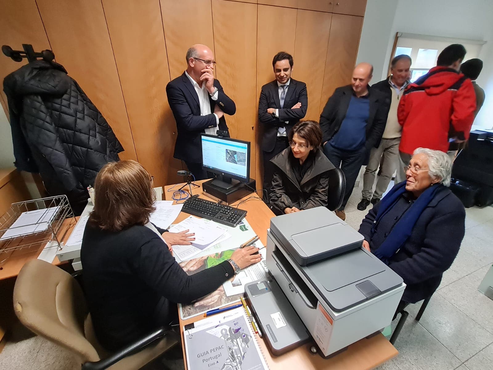 Ministra da Agricultura e da Alimentação, Maria do Céu Antunes, no Balcão de Atendimento ao Agricultor da Cooperativa Agrícola Leiteira da Póvoa de Varzim, 8 março 2023