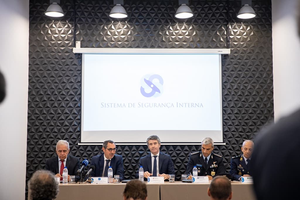 Ministro da Administração Interna, José Luís Carneiro, na conferência de imprensa sobre atuação das Forças de Segurança na Conferência dos Oceanos e Fórum do Banco Central, Lisboa, 4 julho 2022