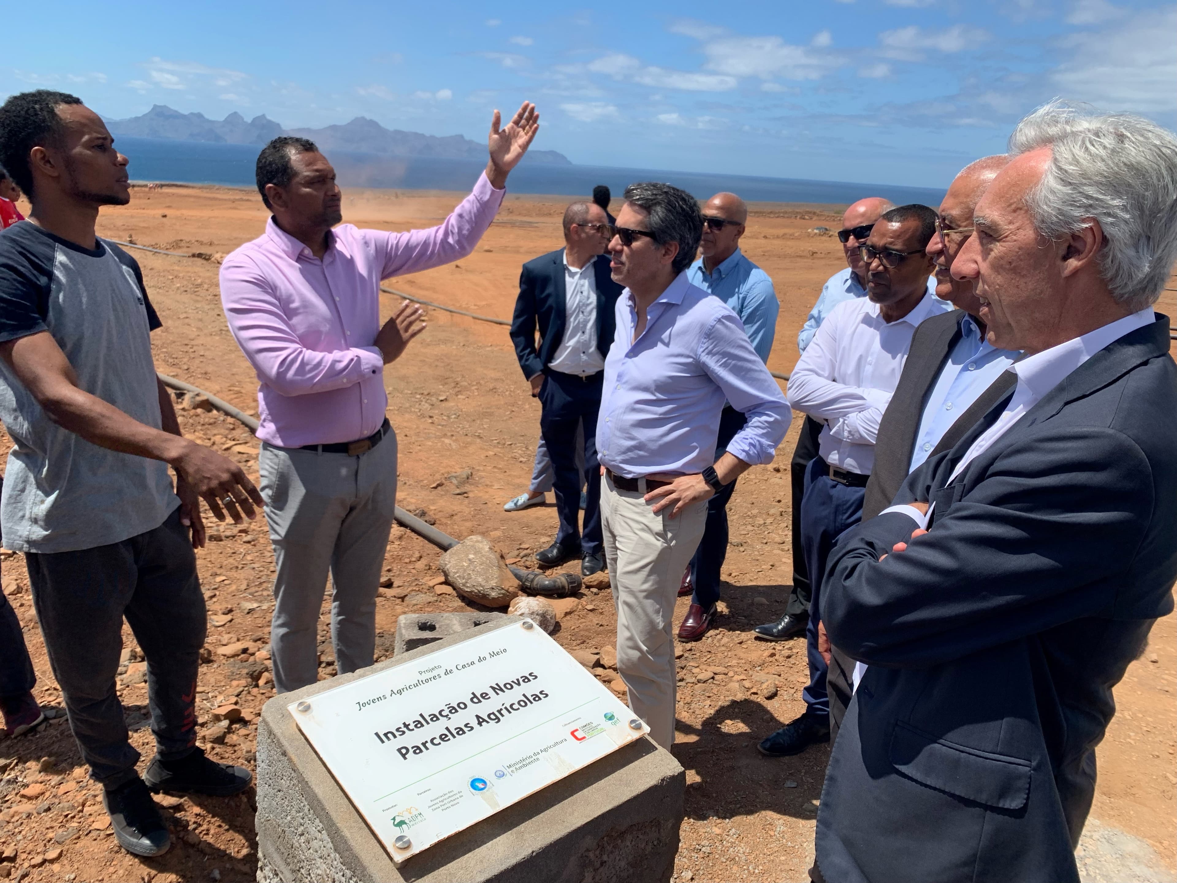 Ministros dos Negócios Estrangeiros de Portugal, Gomes Cravinho, e dos Negócios Estrangeiros, Cooperação e Integração Regional, Rui Figueiredo Soares, e Secretário de Estado Francisco André, Santo Antão, Cabo Verde, 24 maio 2022