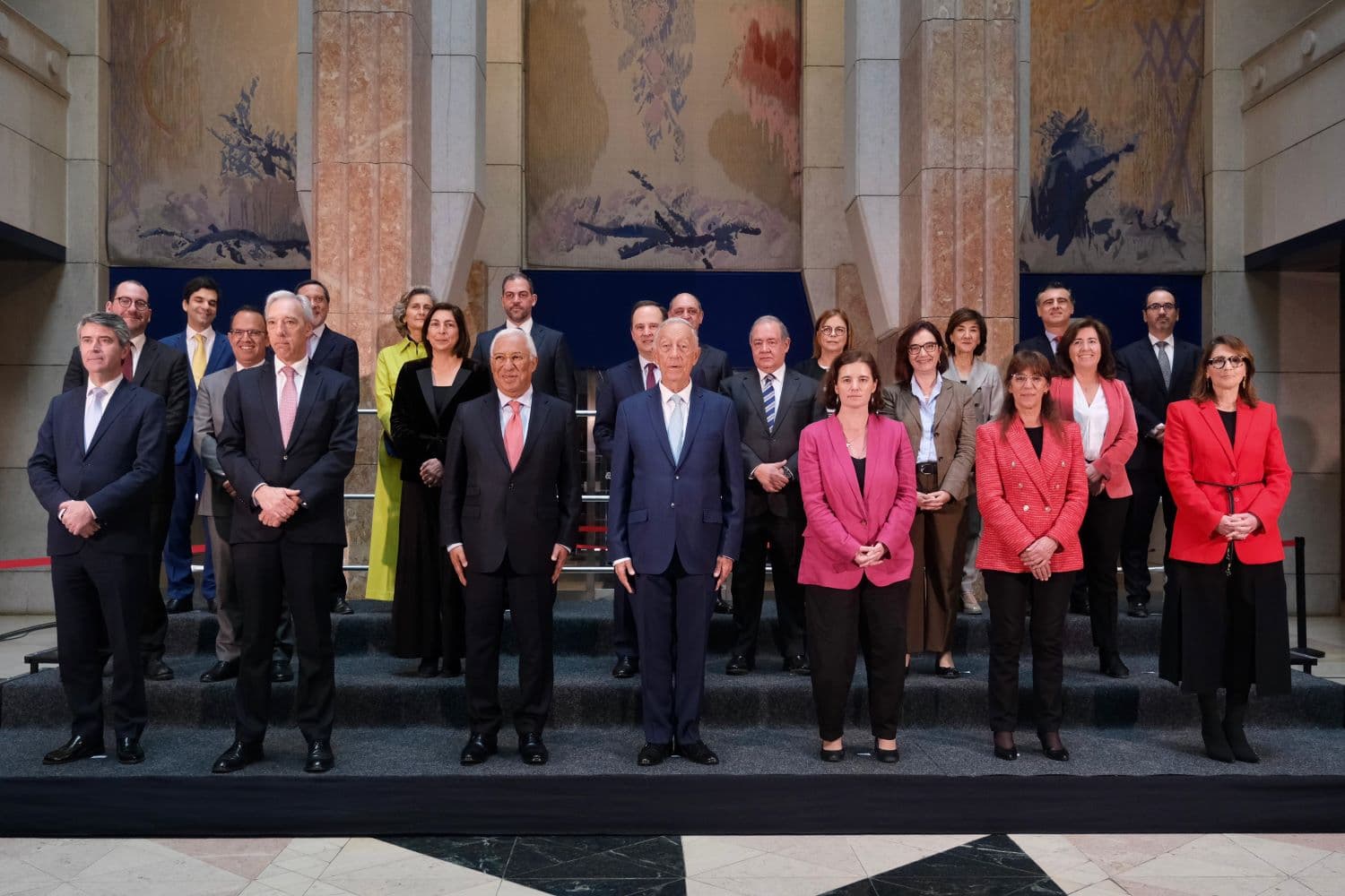 O Presidente da República foi convidado a presidir à reunião, num gesto que pretendeu