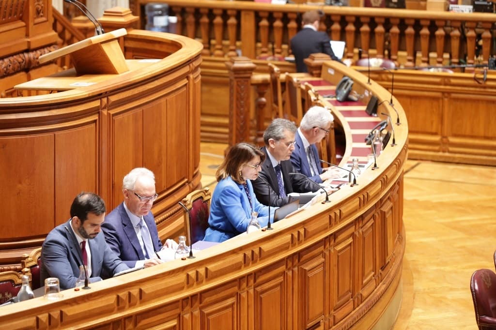 Ministra da Justiça, Catarina Sarmento e Castro, na Assembleia da República, no âmbito da apreciação na especialidade do Orçamento do Estado para 2022, 4 maio 2022 (Foto: João Bica)