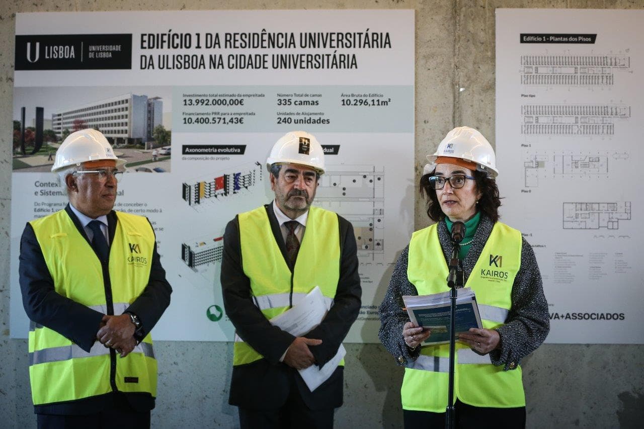 Primeiro-Ministro António Costa e Ministra da Ciência, Tecnologia e Ensino Superior, Elvira Fortunato, na visita às nova residência universitária de Lisboa, 4 janeiro 2023 (foto: Rodrigo Antunes/Lusa)