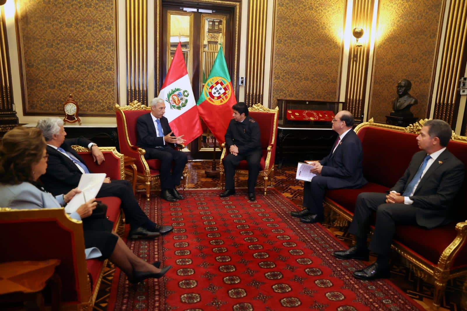 Ministro dos Negócios Estrangeiros, Gomes Cravinho, com o Presidente da República do Peru, Pedro Castilho, e o Ministro dos Negócios Estrangeiros do Peru, César Landa, 22 julho 2022