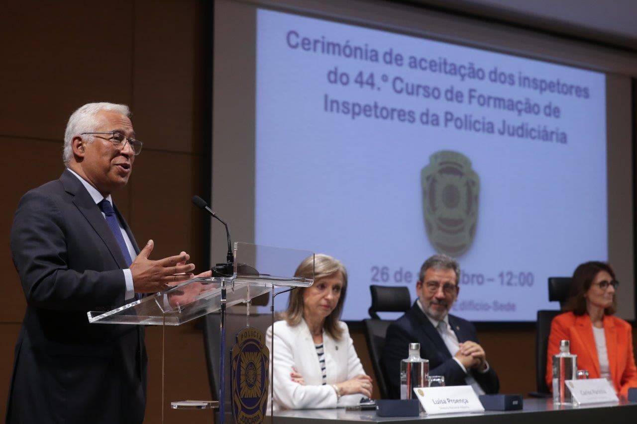 Primeiro-Ministro António Costa discursa na tomada de posse de 97 novos inspetores da Polícia Judiciária, Lisboa, 26 setembro 2022 (foto: Tiago Petinga/Lusa)