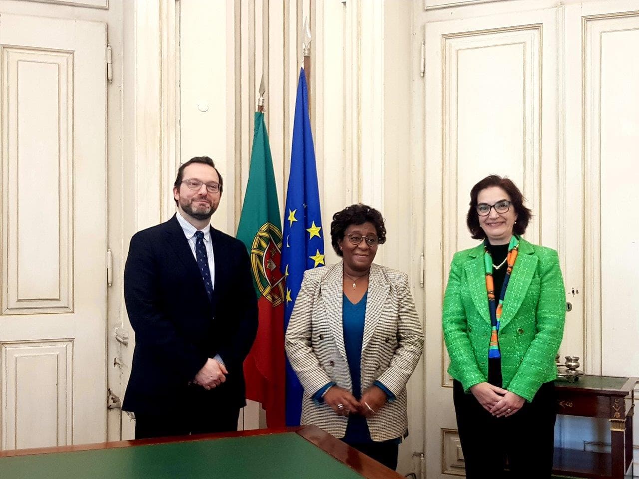 Ministras da Ciência, Tecnologia e Ensino Superior, Elvira Fortunato, e do Ensino Superior, Ciência, Tecnologia e Inovação de Angola, Maria do Rosário Sambo, e Secretário de Estado Pedro Nuno Teixeira, Lisboa, 21 abril 2022