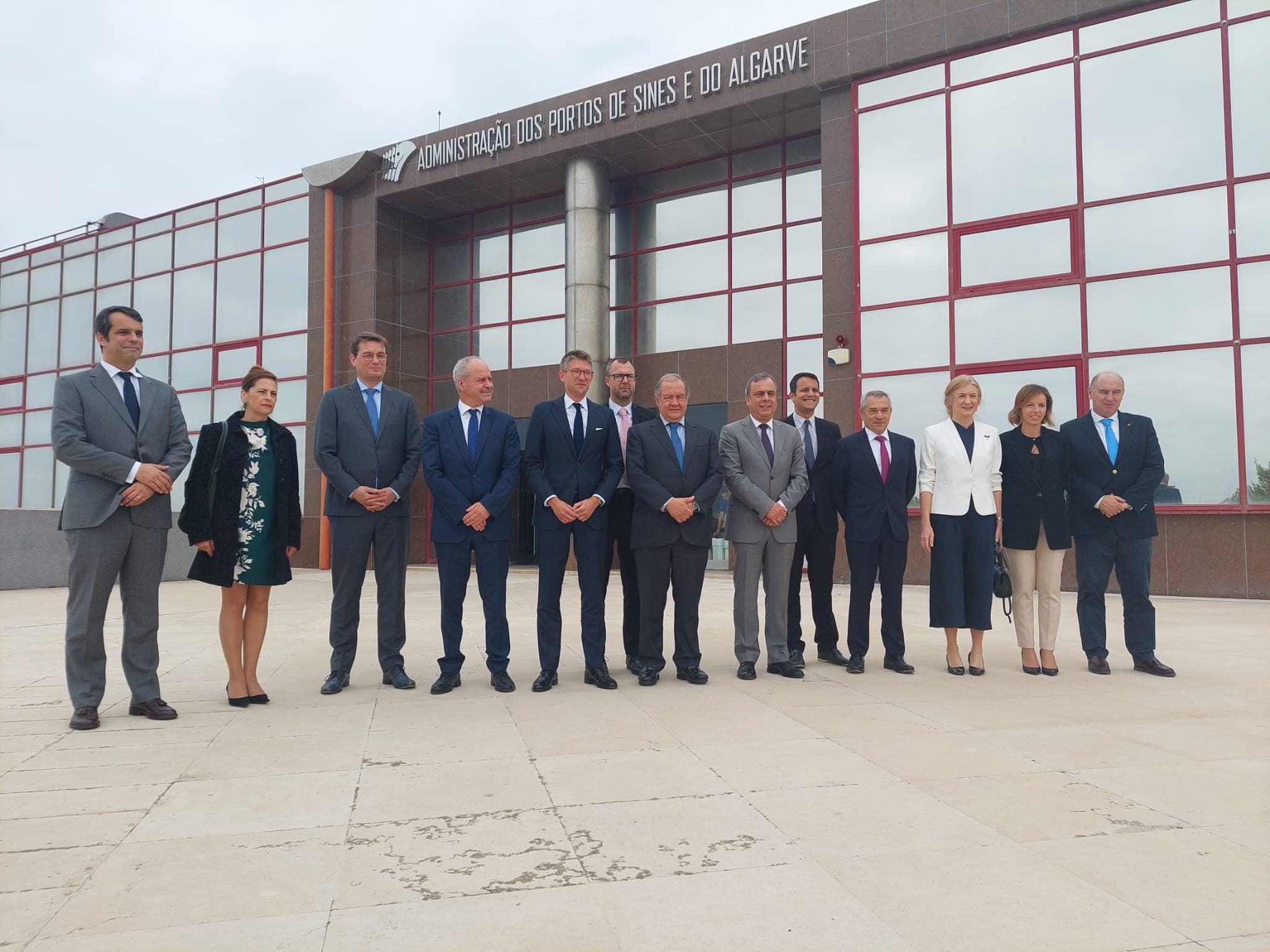 Ministro da Economia e do Mar, António Costa Silva, e o Vice-Primeiro Ministro e Ministro da Economia e do Trabalho da Bélgica, Pierre-Yves Dermagne, visitaram as instalações do Porto de Sines, 26 maio 2023