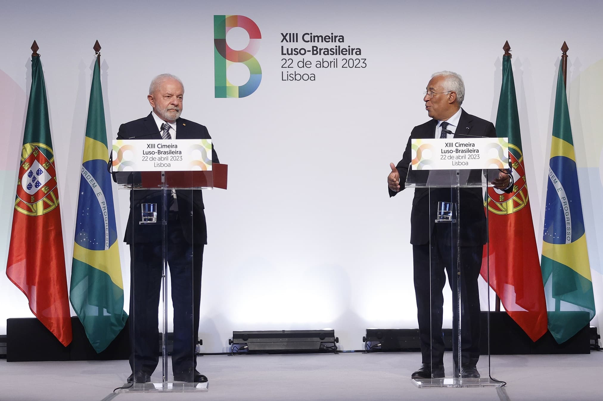 Primeiro-Ministro, António Costa, discursa na conferência de imprensa que encerrou a XIII Cimeira Luso Brasileira, acompanhado pelo Presidente do Brasil, Lula da Silva, Lisboa, 22 abril 2023 (foto: António Pedro/ Lusa)