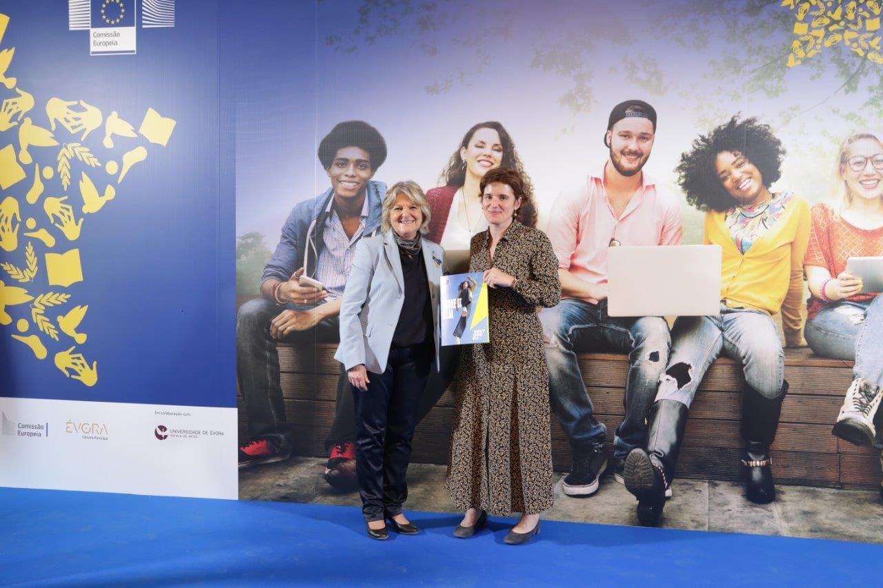 Ministra da Presidência, Mariana Vieira da Silva, com a Comissária europeia Elisa Ferreira, na comemoração do Dia da Europa, Évora, 9 maio 2022 (foto: João Bica)