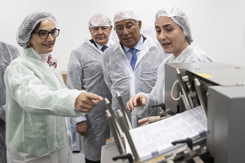 Primeiro-Ministro, Ministro da Economia e do Mar e Ministra da Ciência, Tecnologia e Ensino Superior, na visita à empresa farmacêutica Bial, Trofa, 28 outubro 2022 (Foto: José Coelho/Lusa)