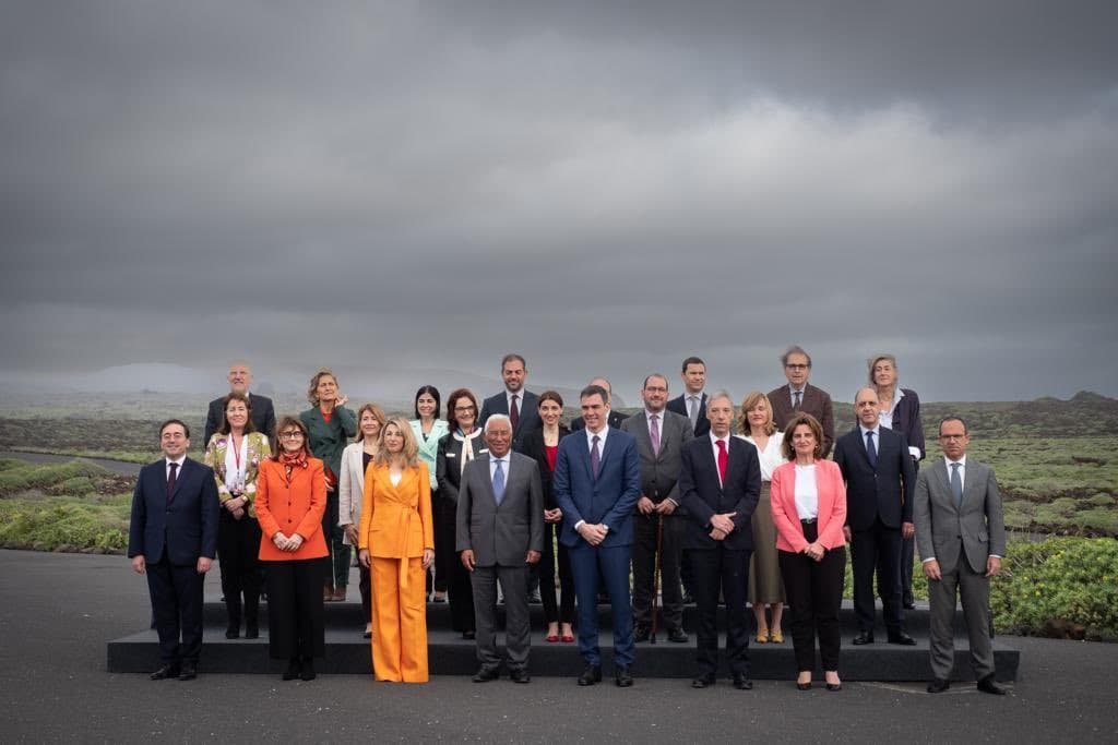 Foto de família da 34.ª Cimeira Luso-Espanhola, Lanzarote, 15 março 2023
