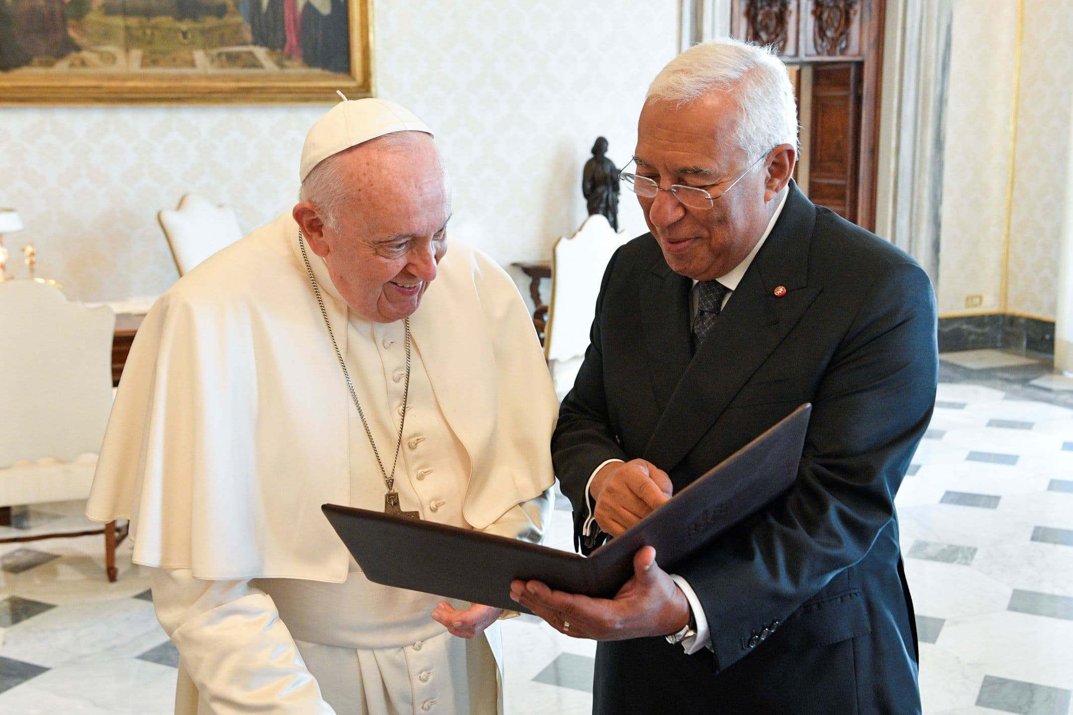 Primeiro-Ministro com o Papa Francisco
