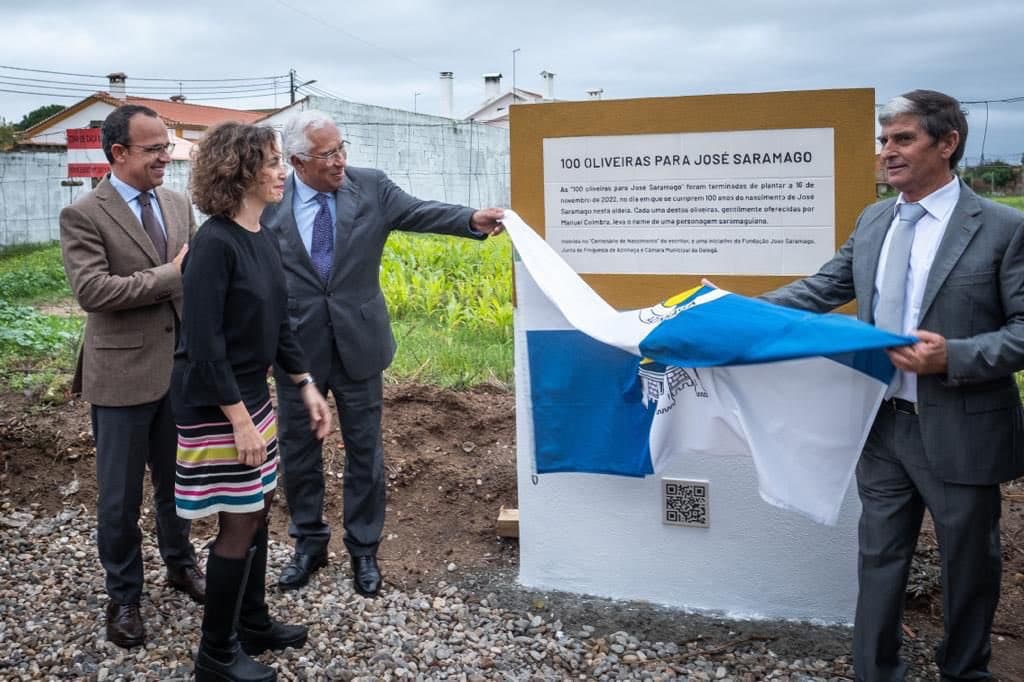 Primeiro-Ministro António Costa e Ministro da Cultura, Pedro Adão e Silva, na celebração do centésimo aniversário de José Saramago na sua terra natal, Azinhaga, Golegã, 16 novembro 2022
