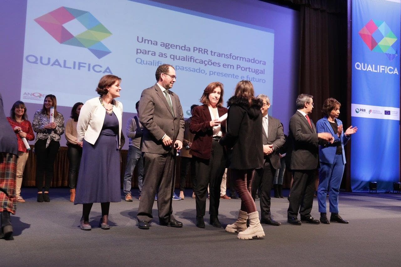 Ministros da Presidência, Mariana Vieira da Silva, da Educação, João Costa, e do Trabalho, da Solidariedade e da Segurança Social, Ana Mendes Godinho, no Encontro de Centros Qualifica, Santarém, 30 novembro 2022 (foto: João Bica)