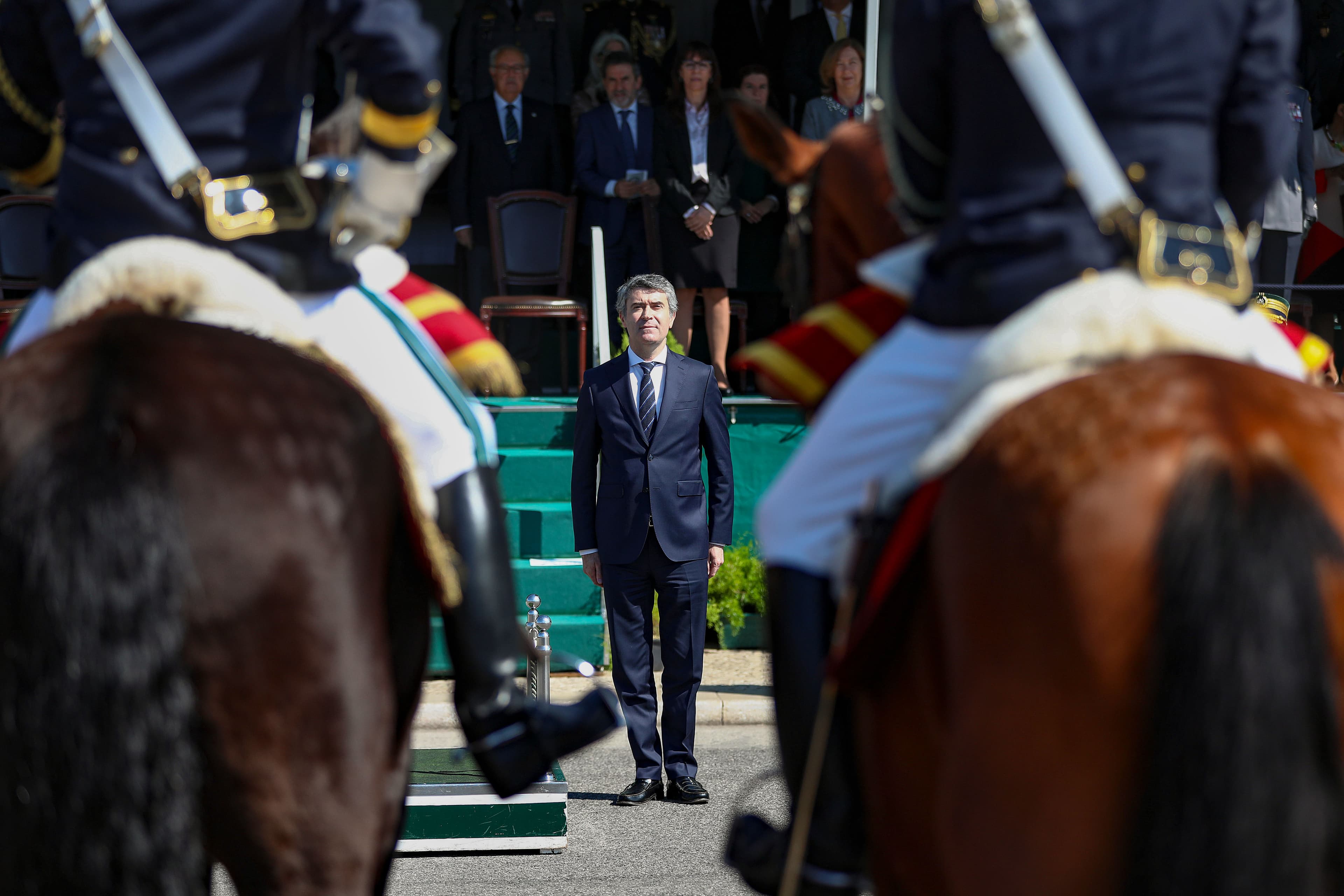 Ministro da Administração interna, José Luís Carneiro, na cerimónia militar comemorativa do 111.º aniversário da GNR, Lisboa, 3 maio 2022 (foto: António Pedro Santos / Lusa)