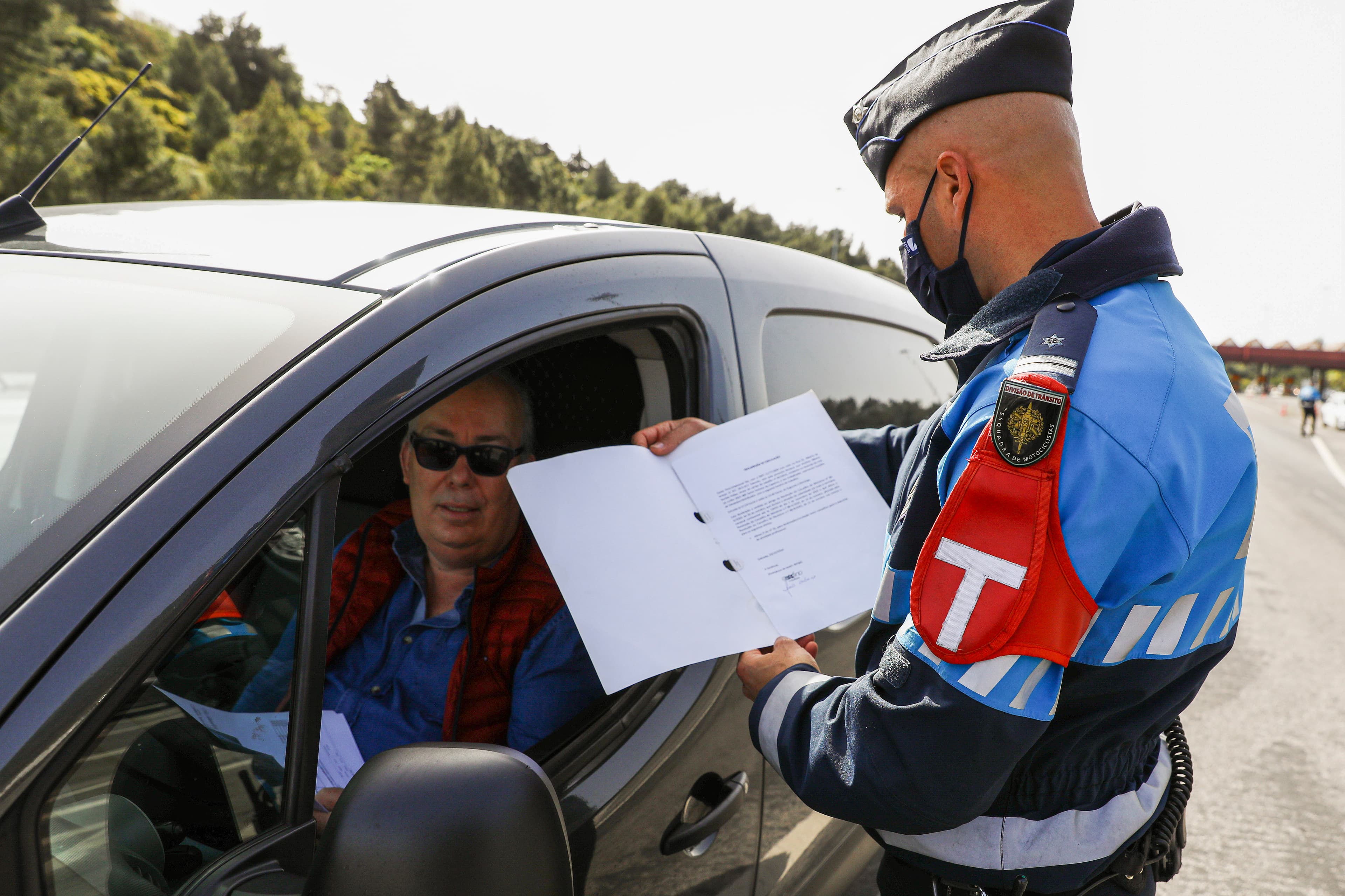 Policiamento rodoviário (foto: António Cotrim/Lusa)