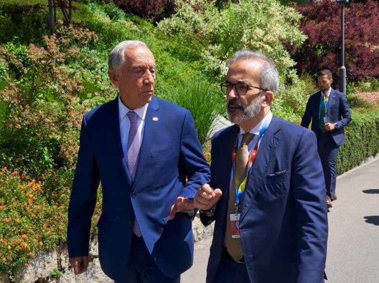 Ministro de Estado e dos Negócios Estrangeiros, Paulo Rangel, com o Presidente da República, Marcelo Rebelo de Sousa, num intervalo da Cimeira para a Paz na Ucrânia, Lucerna, 16 junho 2024