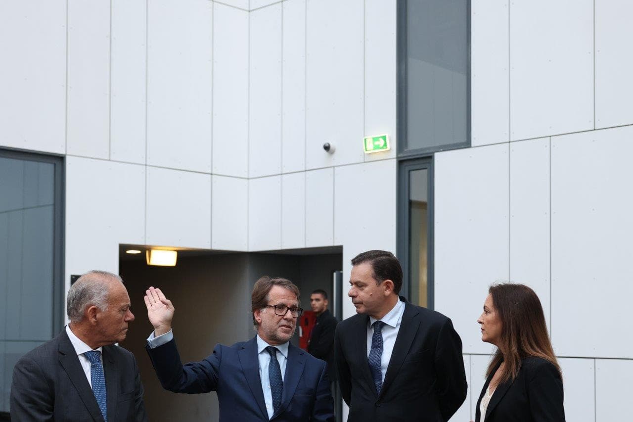 Primeiro-Ministro Luís Montenegro, Ministra da Justiça, Rita Alarcão Júdice, Procurador-Geral da República, Amadeu Guerra, e diretor da Polícia Judiciária, Luís Neves, Lisboa, 21 outubro 2024 (foto: António Cotrim/Lusa)