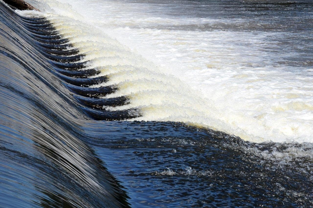 Assinados contratos para começo das obras da Barragem do Pisão
