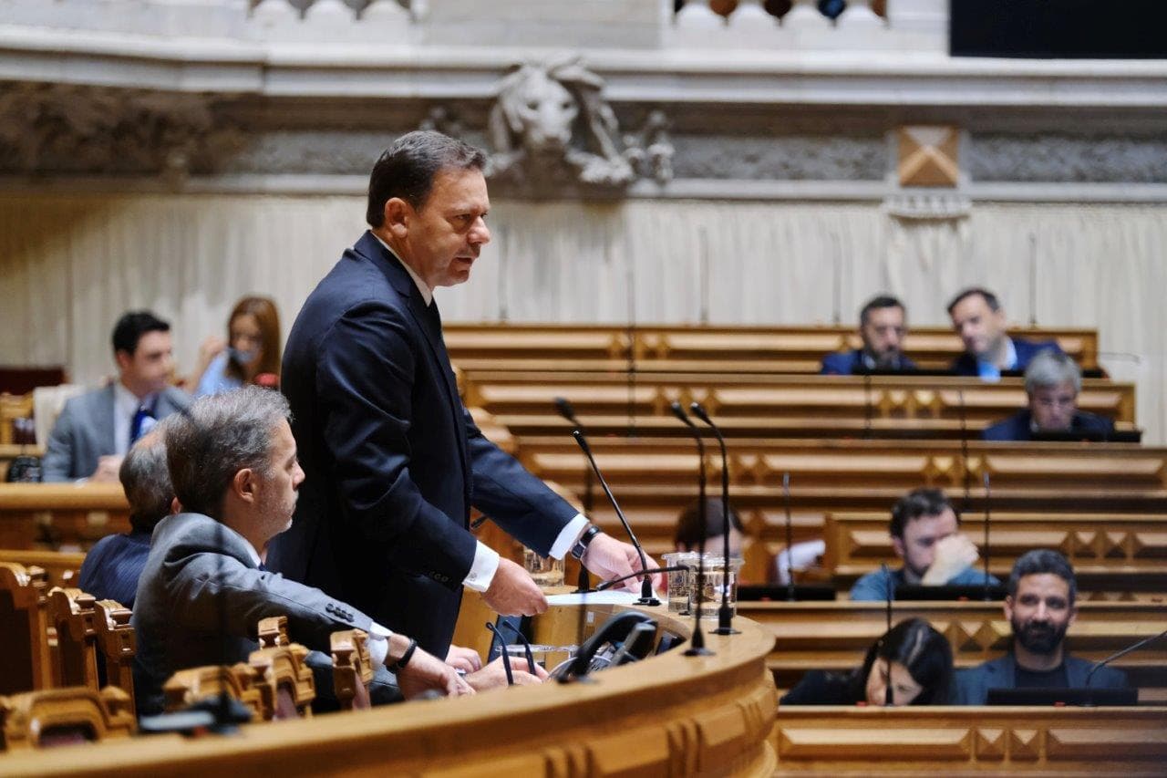 Primeiro-Ministro Luís Montenegro no debate preparatório do Conselho Europeu, Assembleia da República, 16 outubro 2024 (foto: Diana Quintela)