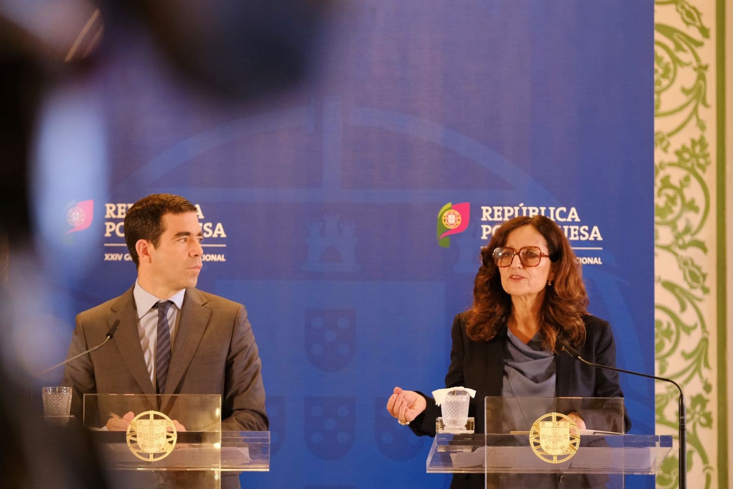 Ministro da Presidência, António Leitão Amaro, e Ministra da Cultura, Dalila Rodrigues, na conferência de imprensa do Conselho de Ministros, Lisboa, 9 outubro 2024 (Foto: Diana Quintela/Portal do Governo)