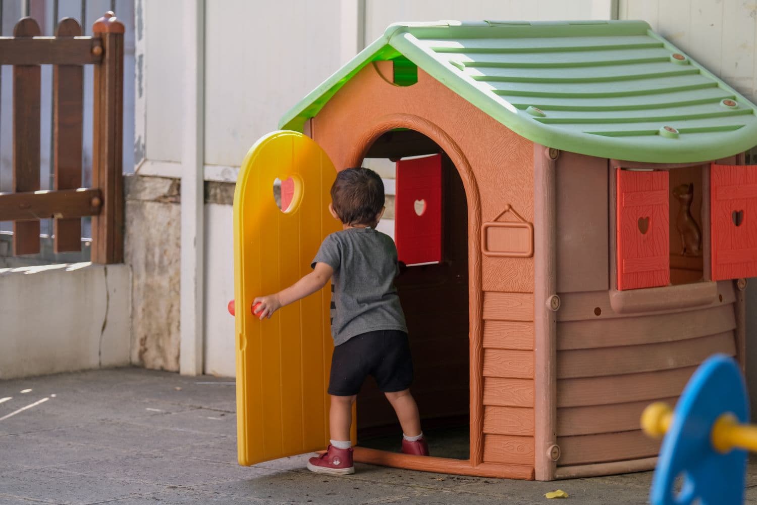 Os pais passam a poder ter acesso a uma creche gratuita no setor privado, se na sua freguesia de residência ou de trabalho não existir vaga na rede social e solidária. (Foto: Diana Quintela)