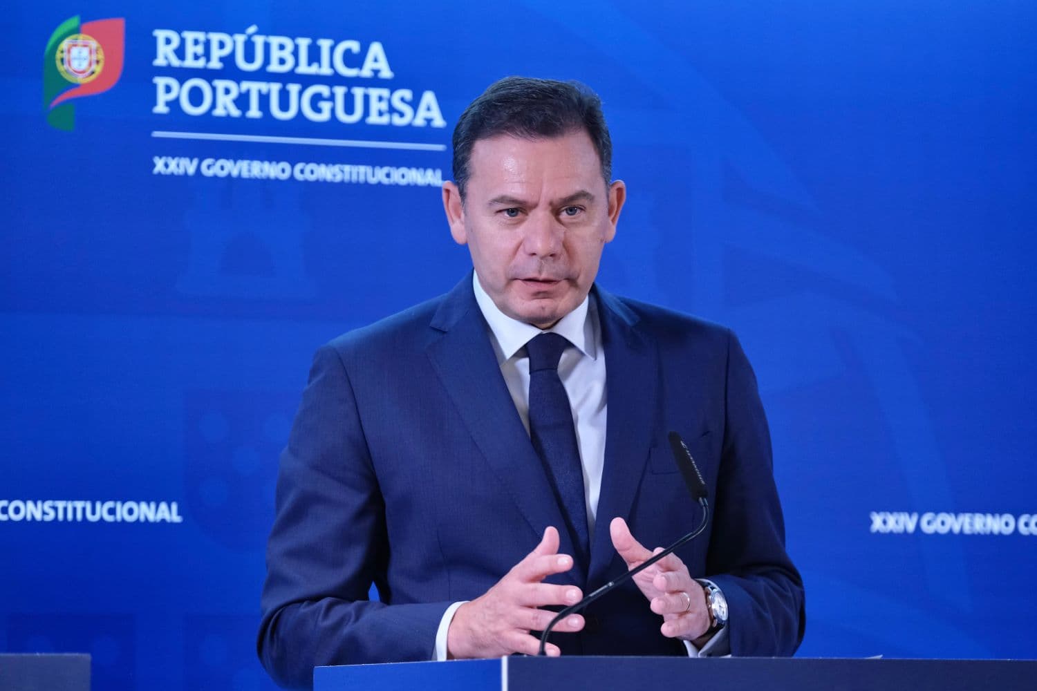 O Primeiro-Ministro, Luís Montenegro, na conferência de imprensa após o final do Conselho de Ministros. Lisboa. 19 de abril de 2024. (Foto: Diana Quintela)