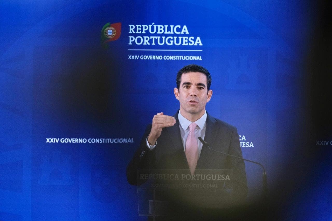 Ministro da Presidência, António Leitão Amaro, na conferência de imprensa do Conselho de Ministros, Lisboa, 5 setembro 2024 (foto: Diana Quintela)