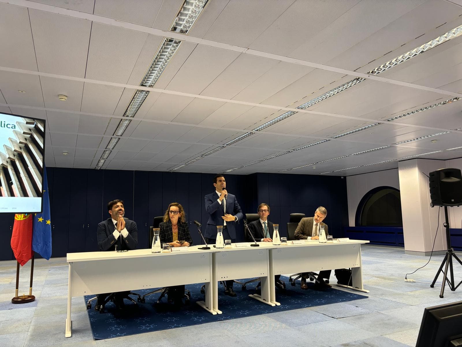 Ministro da Presidência e Secretários de Estado Marisa Garrido, Paulo Lopes Marcelo e Rui Armindo Freitas na reunião com trabalhadores da Secretária-Geral da Presidência do Conselho de Ministros e e do Ceger, Lisboa,
