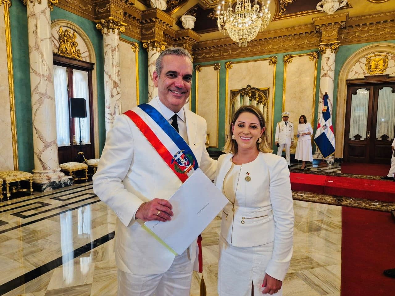 Secretária de Estado da Defesa Nacional, Ana Isabel Xavier, com Luís Abinader, o Presidente da República Dominicana