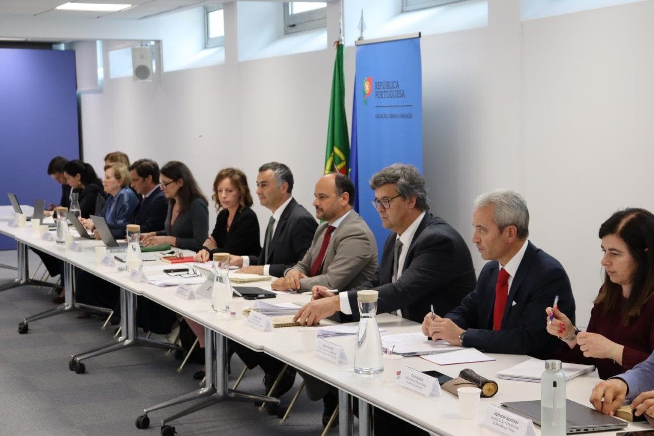 Ministro da Educação, Ciência e Inovação, Fernando Alexandre, e Secretários de Estado Pedro Dantas da Cunha e Marisa Garrido na reunião com os sindicatos de professores, Lisboa, 13 maio 2023