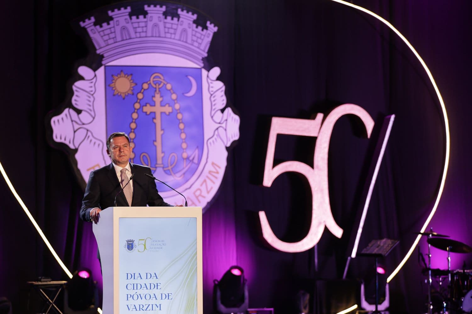 Primeiro-Ministro, Luís Montenegro, na cerimónia dos 50 anos da elevação da Póvoa de Varzim a cidade. 16 de junho de 2024. (Foto: Manuel Fernando Araújo/Lusa)