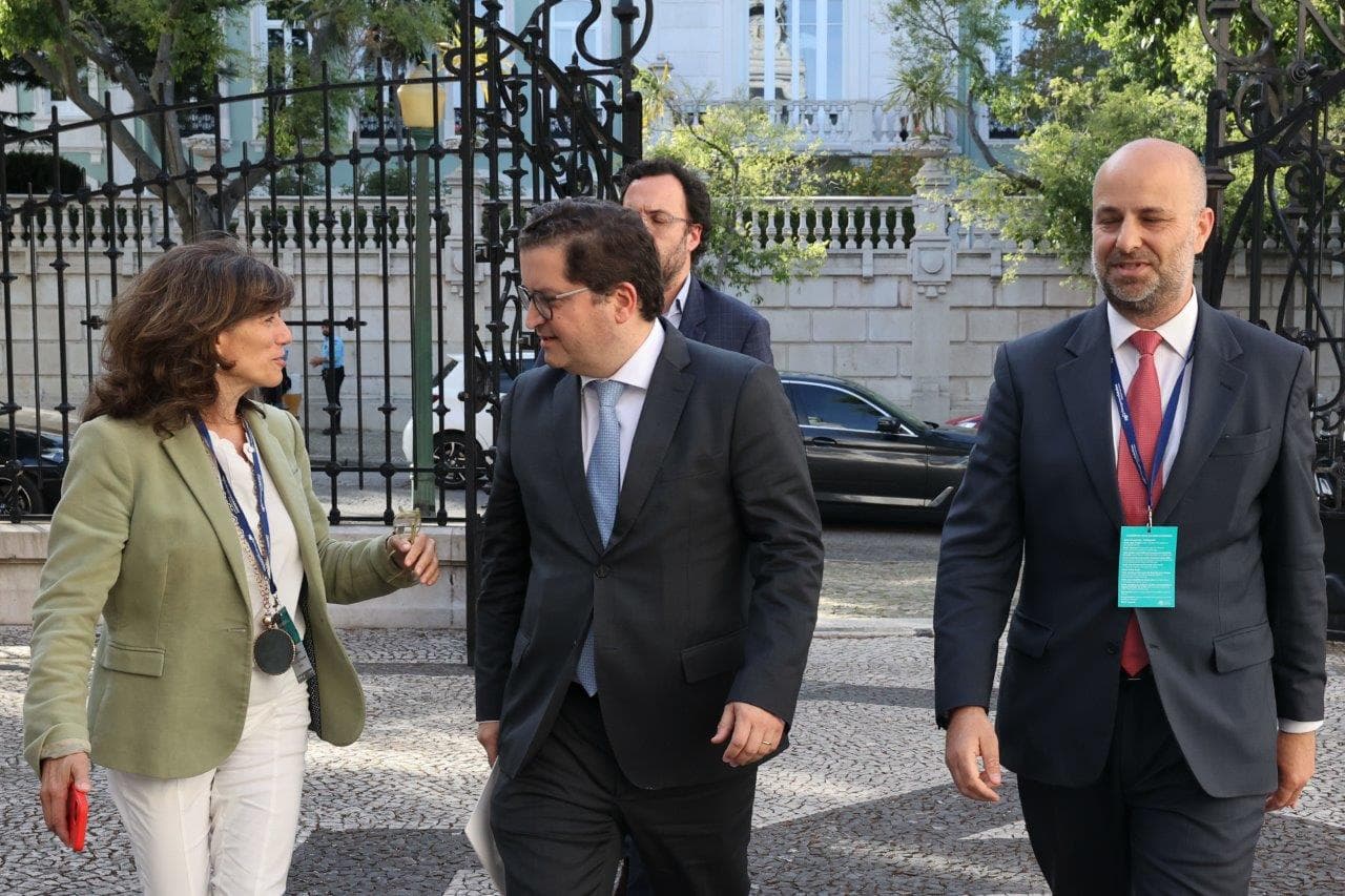 Ministro de Estado e das Finanças, Joaquim Miranda Sarmento, à entrada para o encerramento da conferência anual da Associação das Associações de Crédito Especializado, Lisboa, 7 maio 2024 (foto: Manuel de Almeida/Lusa)