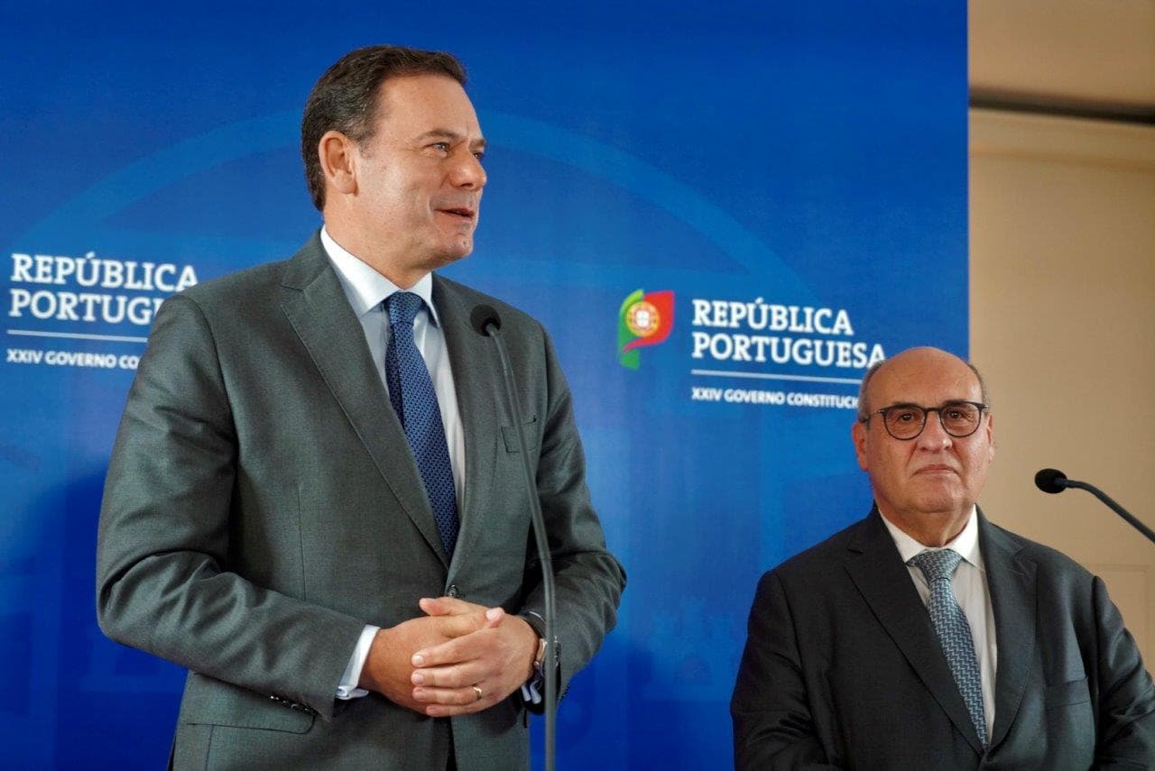 Primeiro-Ministro Luís Montenegro e presidente do Conselho Nacional de Migrações e Asilo, António Vitorino, Lisboa, 28 outubro 2024 (foto: Mariana Branco)
