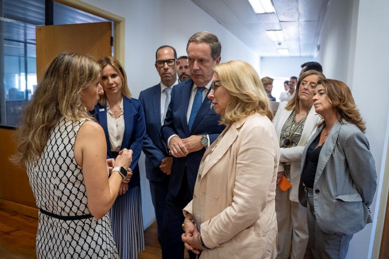 Ministra do Trabalho, Solidariedade e Segurança Social, Maria do Rosário Palma Ramalho, ouve técnicos da Unidade de Atendimento à Pessoa em Situação de Sem-Abrigo da Santa Casa da Misericórdia de Lisboa, 18 julho 2024