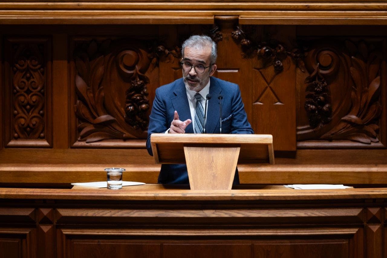 Ministro de Estado e dos Negócios Estrangeiros, Paulo Rangel, discursa no encerramento do debate do Programa do Governo, Assembleia da República, 12 abril 2024 (foto: José Sena Goulão/Lusa)
