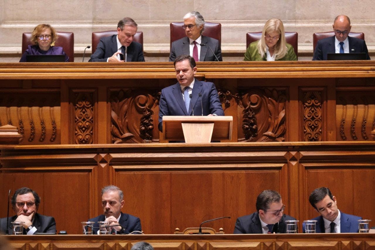 Primeiro-Ministro Luís Montenegro discursa na abertura do debate da proposta de Orçamento do Estado para 2024, Assembleia da República, 30 outubro 2024 (foto: Diana Quintela)